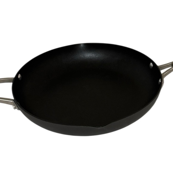 Calphalon Easy Black Cookware Versatile Skillet 12” w side spouts - Picture 3 of 6